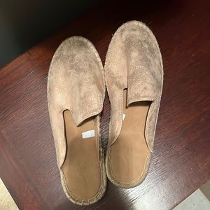 Universal Thread Rose gold size 8.5 shoes
